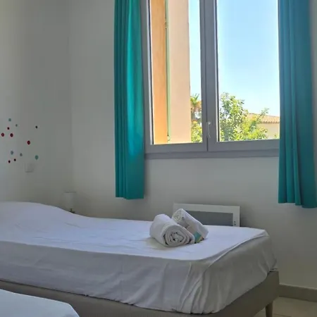 Feriehus New House With Comforts In Grimaud