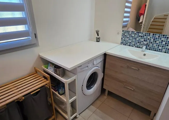Hébergement de vacances New House With Comforts In *