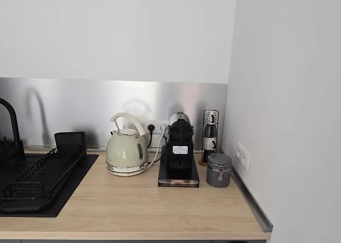 New House With Comforts In Hébergement de vacances