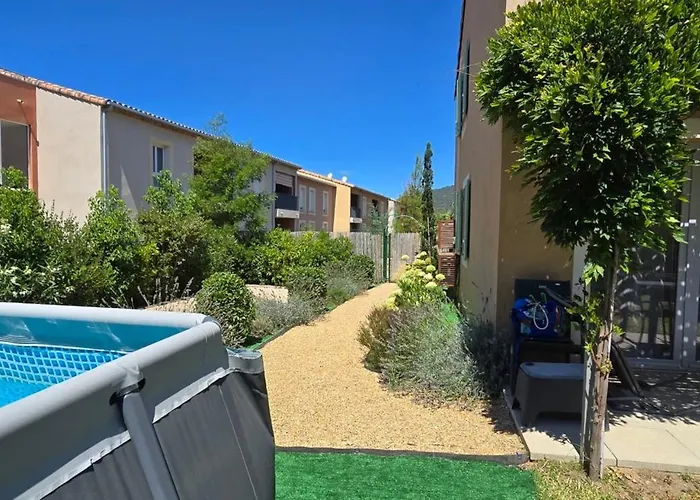 Hébergement de vacances New House With Comforts In *
